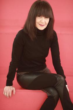 Photo of RoseLee Goldberg
